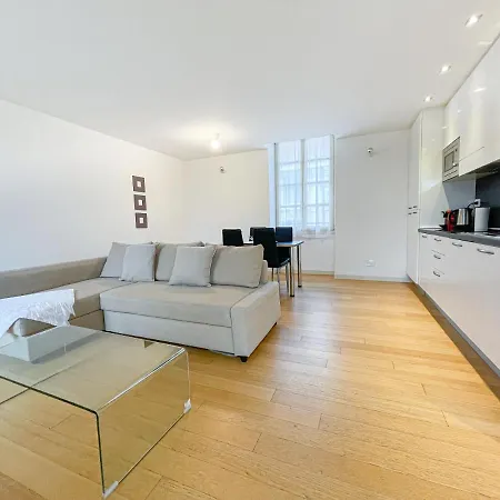 Seventh Apartment