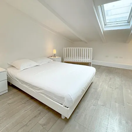 Seventh Apartment